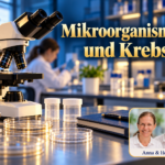 Microrganismi e cancro – Anna e Herbert - Herbert Eder - Ricercatore nel campo delle frequenze Mikroskop, Petrischalen und Röhrchen vor einer unscharfen Laborperson unter dem Titel Mikroorganismen und Krebs.