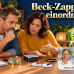 Beck-Zapper einordnen – Anna und Herbert - Herbert Eder - Frequenzforscher Zwei Erwachsene prüfen ein kleines Gerät und Kabel unter dem Titel Beck-Zapper einordnen.
