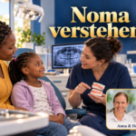 Noma verstehen – Anna und Herbert - Herbert Eder - Frequenzforscher Erwachsene Person und Kind sprechen mit einer Frau, die ein Zahnmodell hält, unter dem Titel Noma verstehen.